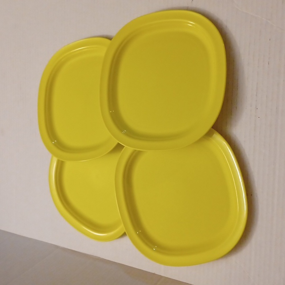 4/$40 New Tupperware Microwave Party Plates - Lemon Colour - Set of 4